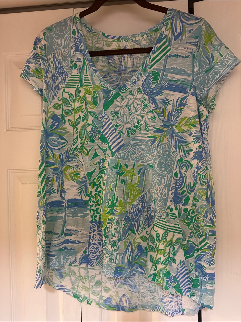 Lilly Pulitzer Blue Green Floral V-Neck Short Sleeve Top